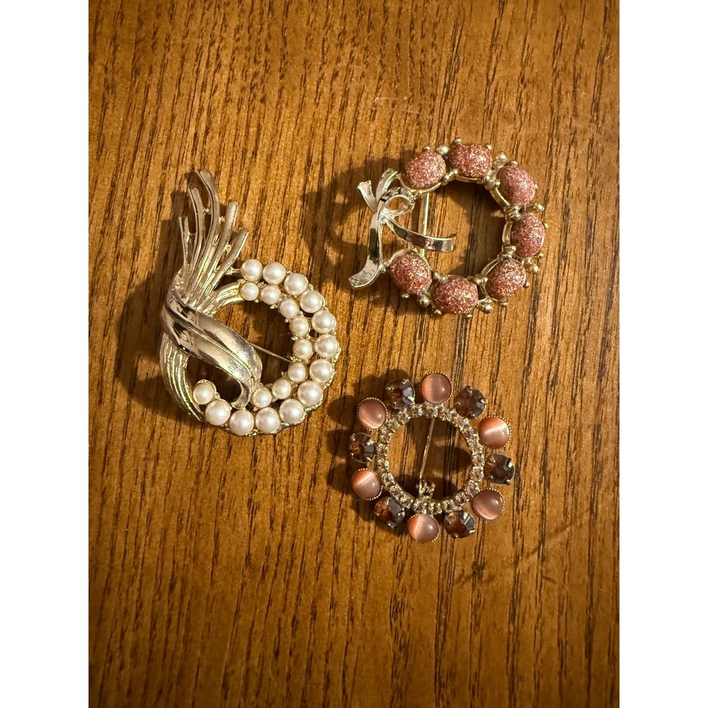 Vintage Costume Jewelry Brooch‎ Lot 3pc Faux Pearl Pink Cats Eye Rhinestone Pins